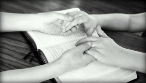 holding-hands, praying, prayer